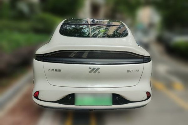 IM LS6 2023, 44900 км, за 23693 USD