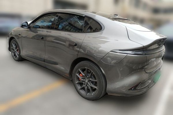 IM LS6 2025, 31500 км, за 23781 USD
