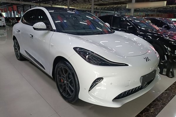 IM LS6 2025, 700 км, за 26862 USD