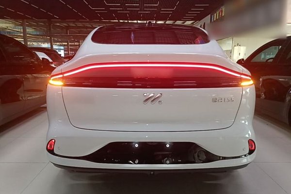 IM LS6 2025, 700 км, за 26862 USD
