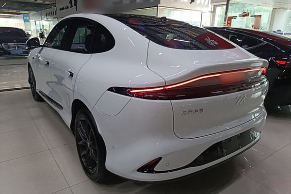 IM LS6 2025, 700 км, за 26862 USD