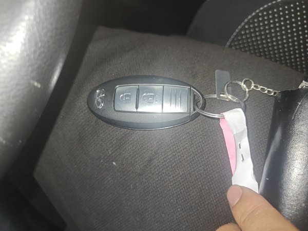 Infiniti ESQ 2014, 52500 км, за 8739 USD