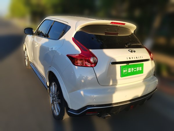 Infiniti ESQ 2014, 56700 км, за 7982 USD
