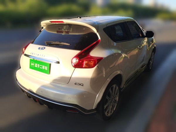 Infiniti ESQ 2014, 56700 км, за 7982 USD