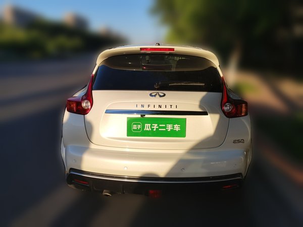 Infiniti ESQ 2014, 56700 км, за 7982 USD
