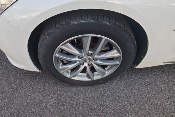 Infiniti Q50L 2015, 128900 км, за 6394 USD - фото 10