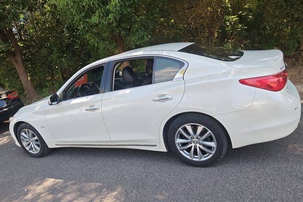 Infiniti Q50L 2015, 128900 км, за 6394 USD