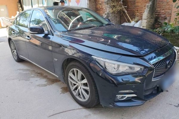 Infiniti Q50L 2016, 131200 км, за 10372 USD