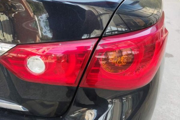 Infiniti Q50L 2016, 131200 км, за 10372 USD - фото 9