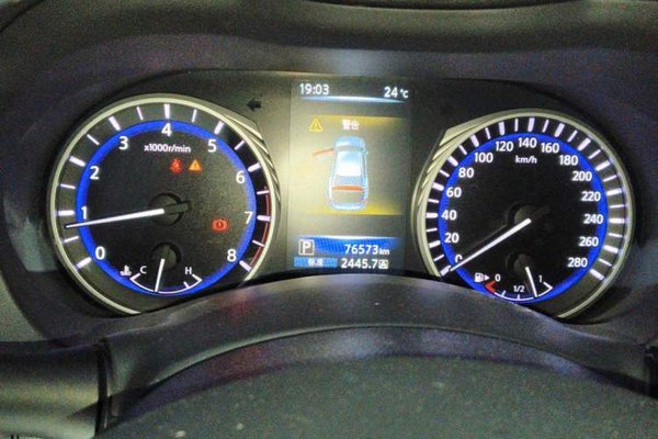 Infiniti Q50L 2016, 76500 км, за 7922 USD - фото 11