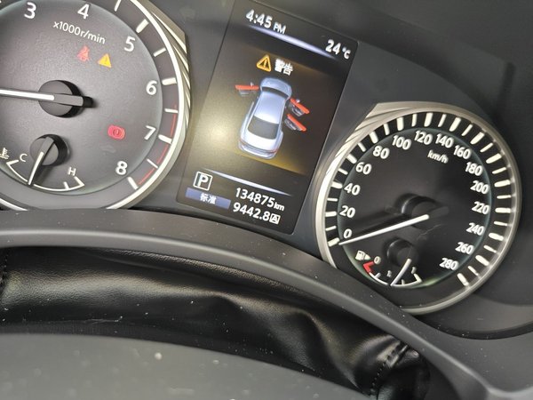 Infiniti Q50L 2018, 134800 км, за 11473 USD - фото 9