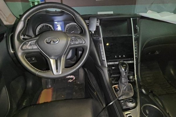 Infiniti Q50L 2018, 58800 км, за 11364 USD - фото 10