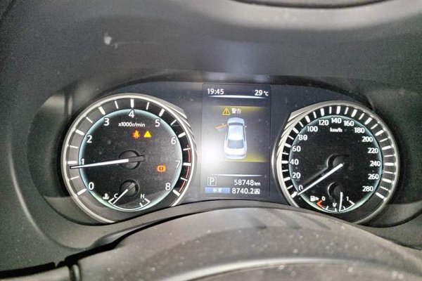 Infiniti Q50L 2018, 58800 км, за 11364 USD - фото 12