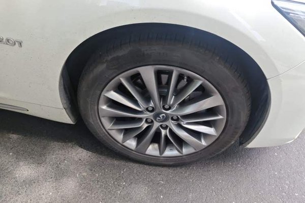 Infiniti Q50L 2018, 71700 км, за 14511 USD