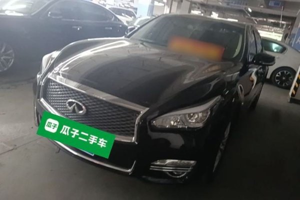 Infiniti Q70 · 2017 год