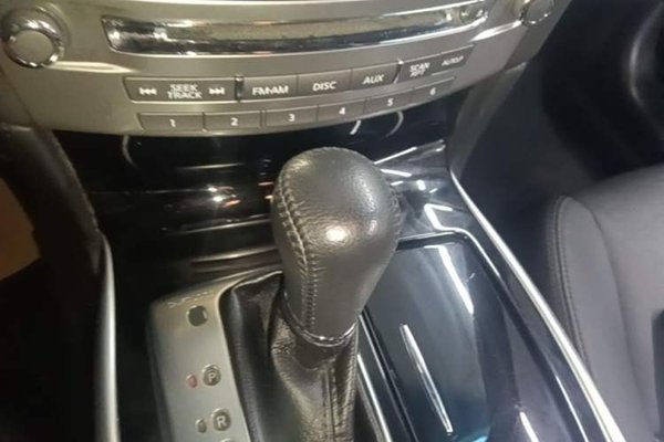Infiniti Q70 2017, 84300 км, за 15101 USD - фото 17