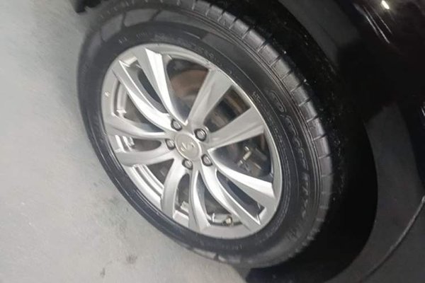 Infiniti Q70 2017, 84300 км, за 15101 USD - фото 10