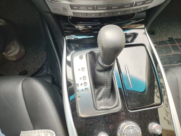 Infiniti Q70 2017, 63100 км, за 14676 USD - фото 13