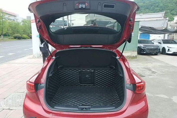 Infiniti QX30 2017, 128699 км, за 10264 USD - фото 22