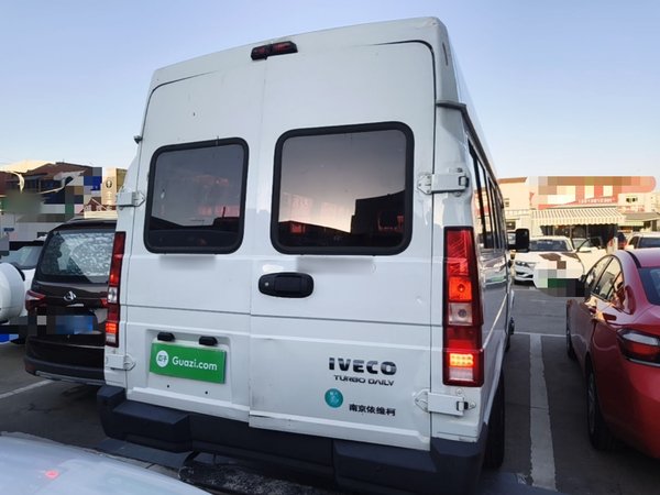 Iveco Daily 2023, 74800 км, за 17006 USD