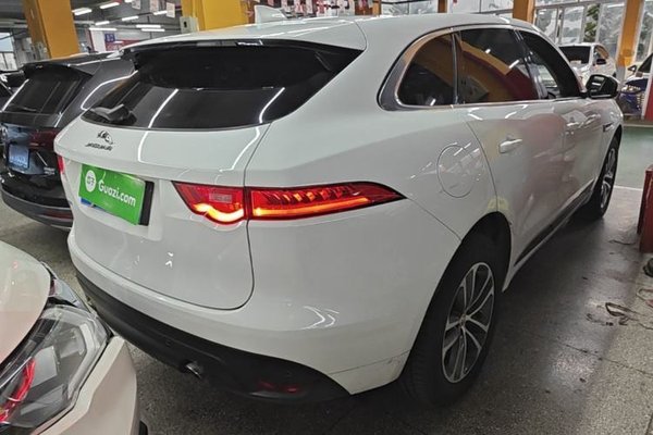Jaguar F-PACE 2018, 100500 км, за 16551 USD