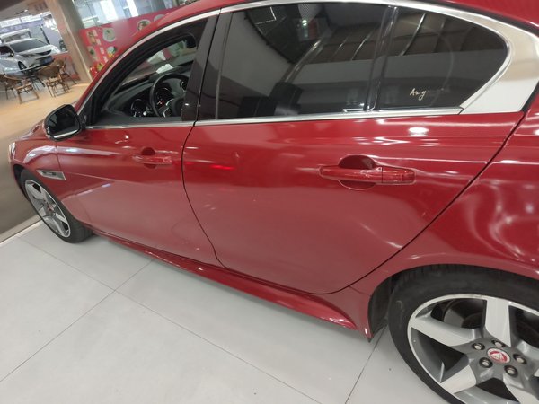 Jaguar XE 2017, 97500 км, за 9994 USD