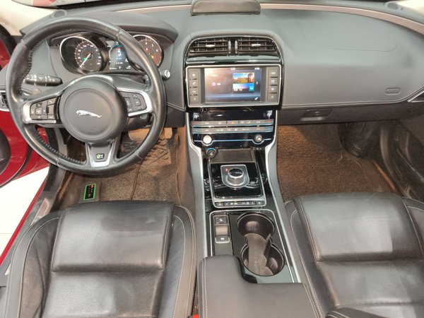 Jaguar XE 2017, 97500 км, за 9994 USD - фото 13