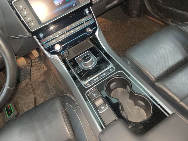 Jaguar XE 2017, 97500 км, за 9994 USD - фото 17