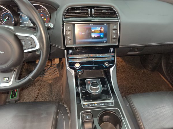 Jaguar XE 2017, 97500 км, за 9994 USD - фото 16