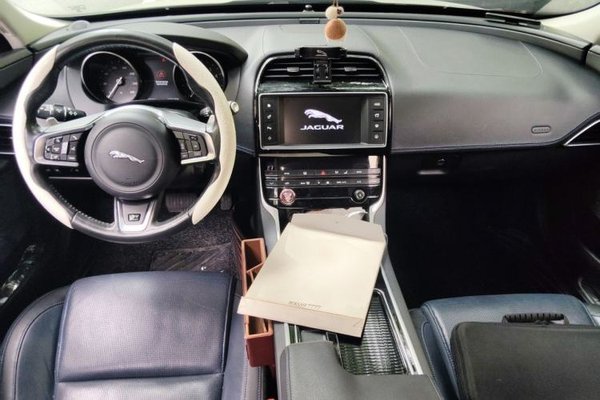 Jaguar XE 2018, 79700 км, за 9852 USD - фото 10