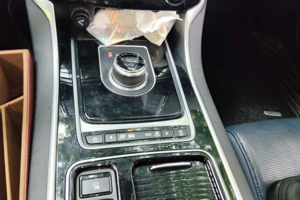 Jaguar XE 2018, 79700 км, за 9852 USD - фото 15