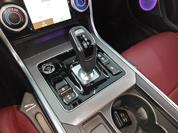 Jaguar XEL 2021, 43800 км, за 18460 USD - фото 17