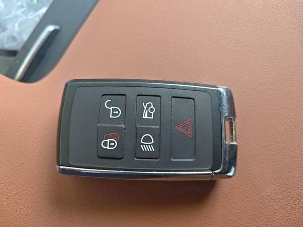 Jaguar XEL 2024, 9400 км, за 24978 USD - фото 9