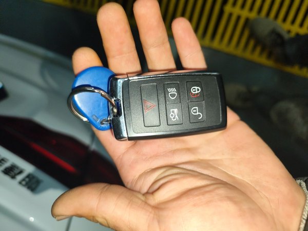 Jaguar XEL 2024, 20900 км, за 25108 USD - фото 9