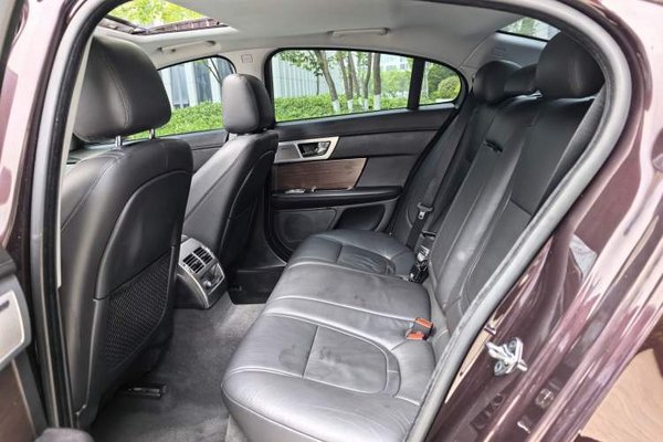 Jaguar XF 2014, 86300 км, за 10467 USD - фото 10