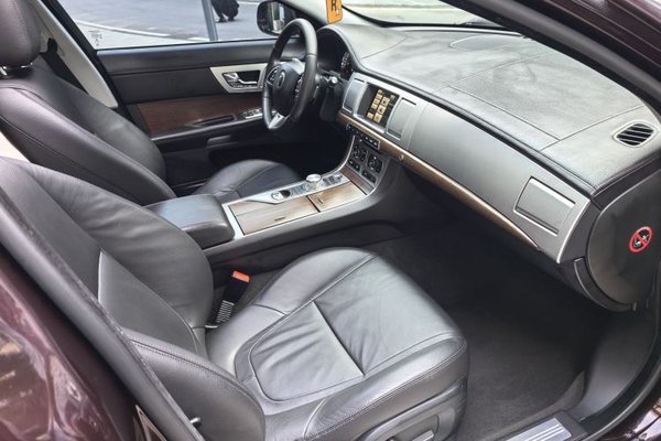 Jaguar XF 2014, 86300 км, за 10467 USD - фото 11