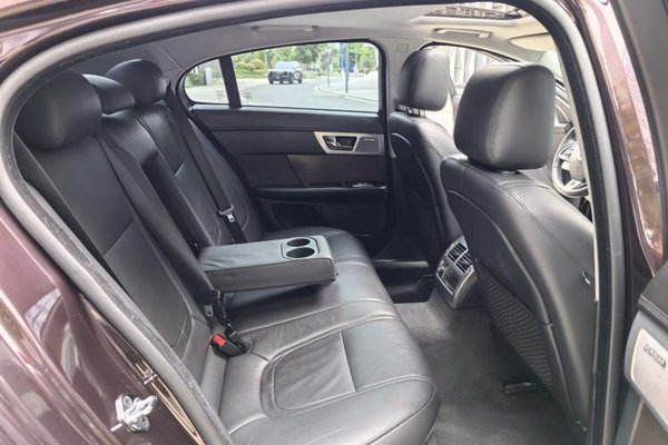 Jaguar XF 2014, 86300 км, за 10467 USD - фото 12