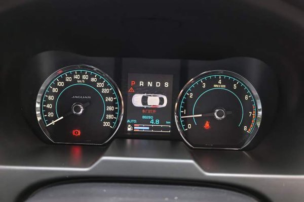 Jaguar XF 2014, 86300 км, за 10467 USD - фото 8