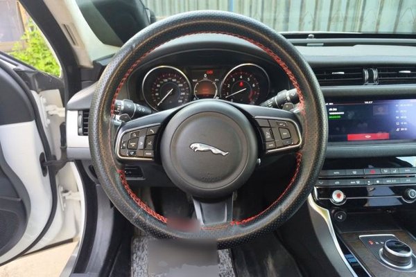 Jaguar XFL 2017, 75900 км, за 11140 USD - фото 10