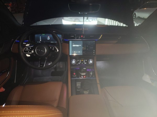 Jaguar XFL 2023, 28400 км, за 29258 USD - фото 16