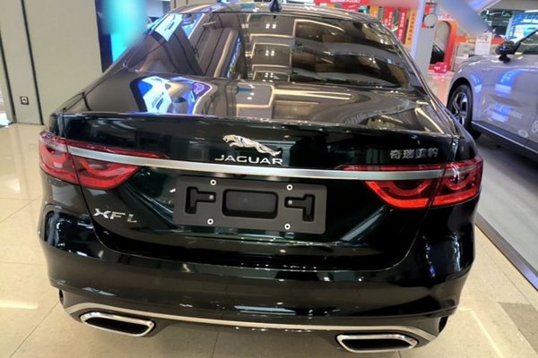 Jaguar XFL 2024, 100 км, за 35988 USD