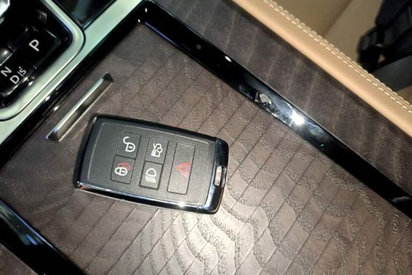 Jaguar XFL 2024, 100 км, за 35988 USD - фото 12