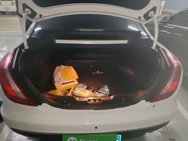 Jaguar XJ 2018, 83000 км, за 36529 USD - фото 20