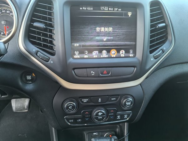 Jeep Cherokee 2016, 180700 км, за 6208 USD - фото 18