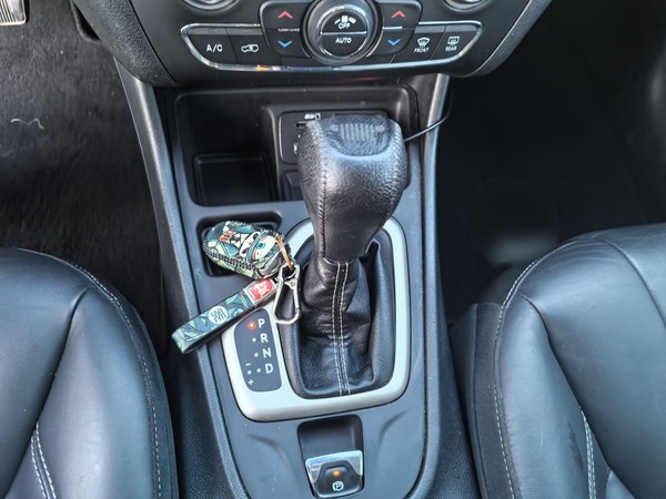 Jeep Cherokee 2016, 180700 км, за 6208 USD - фото 19