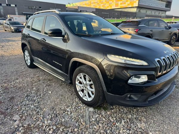 Jeep Cherokee 2016, 180700 км, за 6208 USD