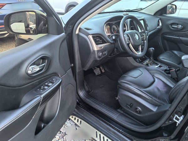 Jeep Cherokee 2016, 180700 км, за 6208 USD - фото 15