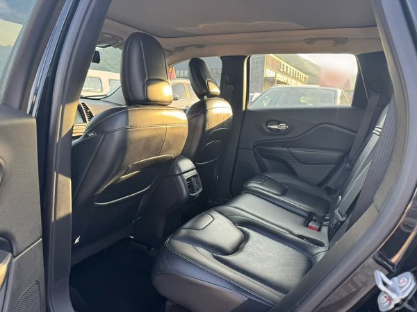 Jeep Cherokee 2016, 180700 км, за 6208 USD - фото 21