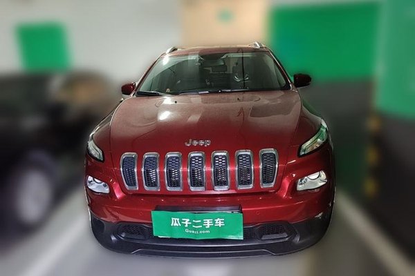 Jeep Cherokee 2016, 29000 км, за 7678 USD