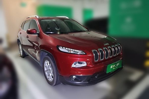 Jeep Cherokee 2016, 29000 км, за 7678 USD